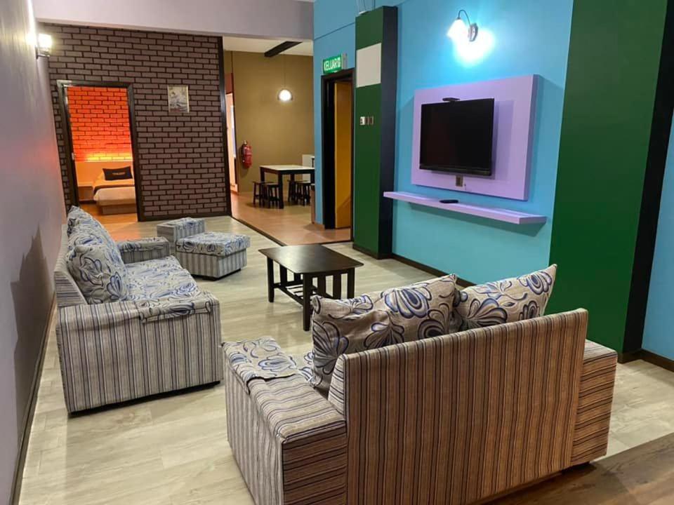 Suria Coliving Hostel & Apartment 丹那拉打 外观 照片